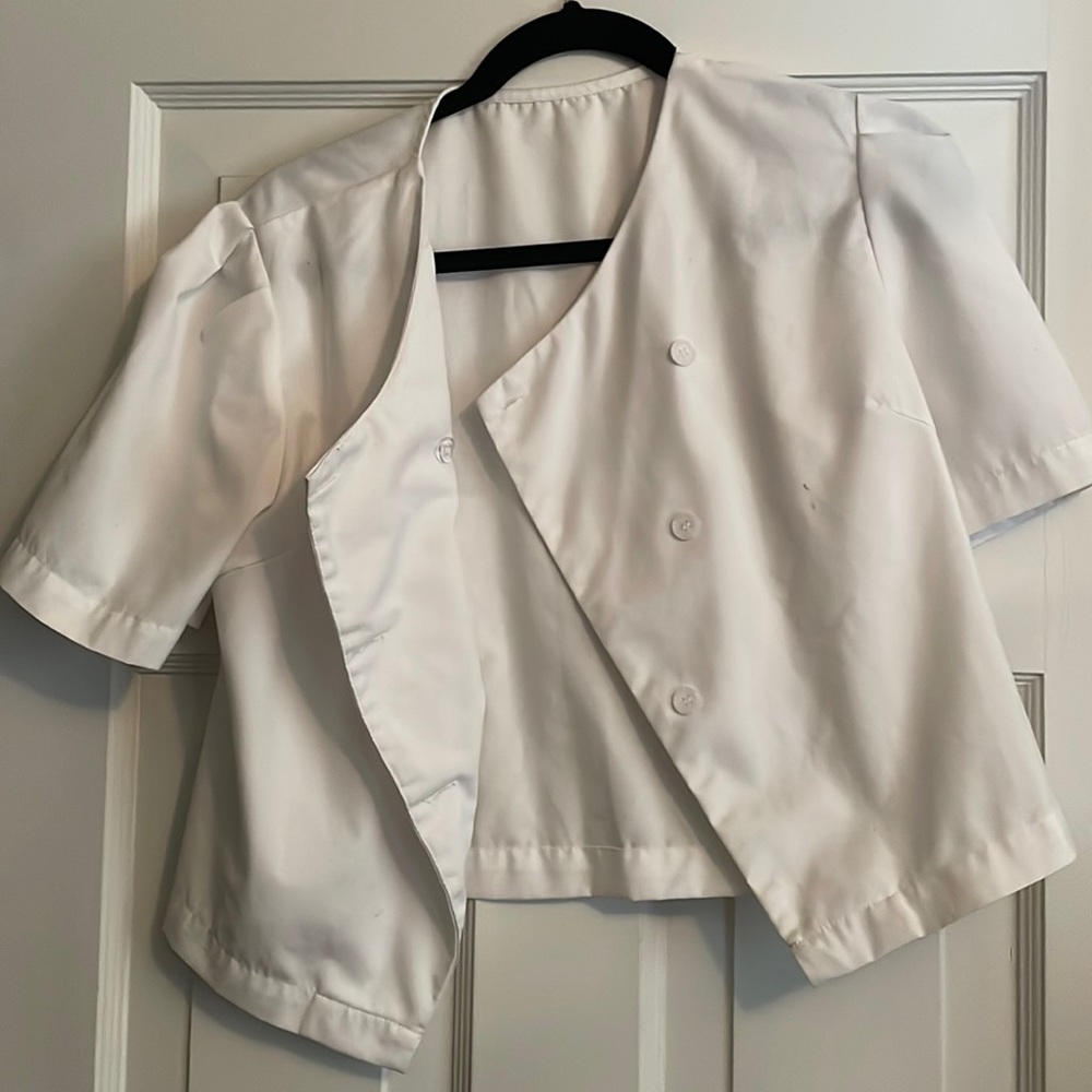 DAZY cross button chefs crop
